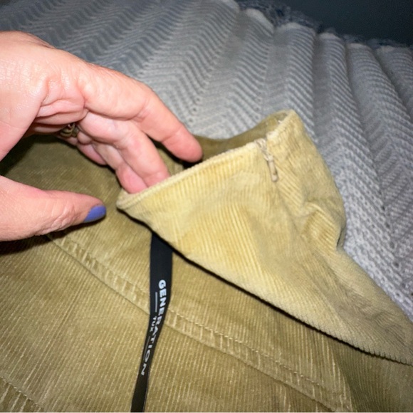 Women's A.M.I. Corduroy Green Skirt - Size 10 - Picture 7 of 7